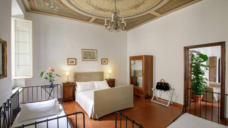 The-Right-Place-4-You-Roma-Quercia-img-2004